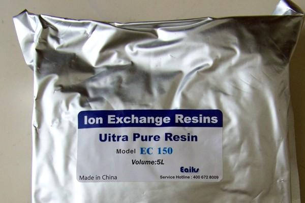 人們常說的拋光樹脂一般用于超純水處理系統(tǒng)末端，來保證系統(tǒng)出水水質(zhì)能夠維持用水標(biāo)準(zhǔn)。一般出水水質(zhì)都能達(dá)到18兆歐以上，以及對TOC、SIO2都有一定的控制能力。