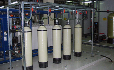 產(chǎn)水量：0.25噸/小時-0.5噸/小時-1噸/小時--到1000噸/小時不等<br />
水質(zhì)標準：一級純水，二級純水，三級純水，超純水<br />
電導(dǎo)率：最小0.056μS/cm<br />
電阻：最大18.25MΩ.cm